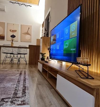 New Modern Apartment In The Center Of Тирана Екстер'єр фото