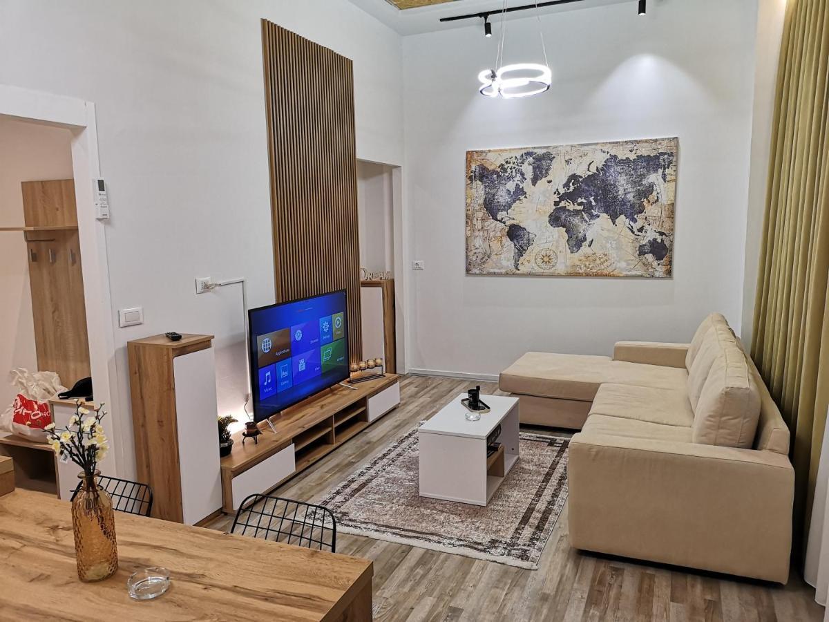 New Modern Apartment In The Center Of Тирана Екстер'єр фото