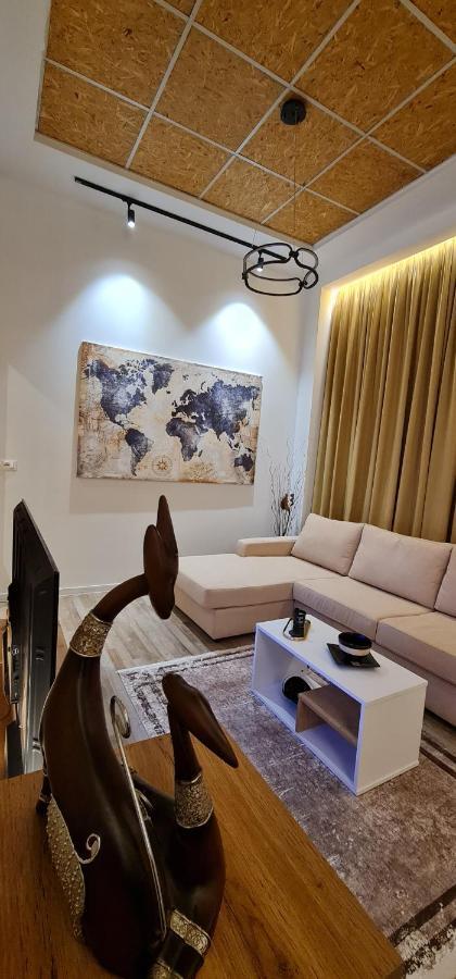 New Modern Apartment In The Center Of Тирана Екстер'єр фото