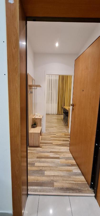 New Modern Apartment In The Center Of Тирана Екстер'єр фото