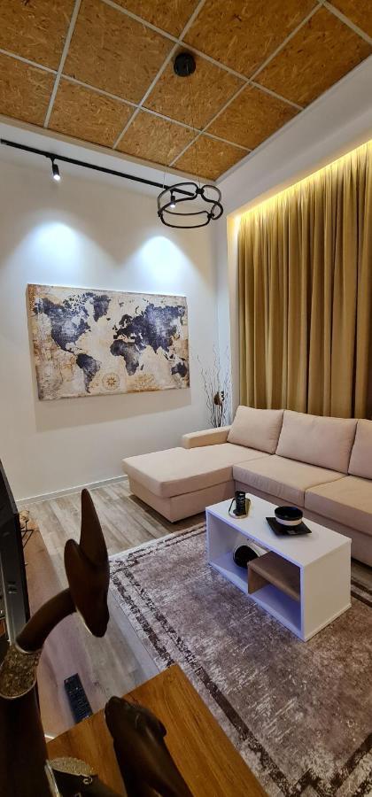 New Modern Apartment In The Center Of Тирана Екстер'єр фото