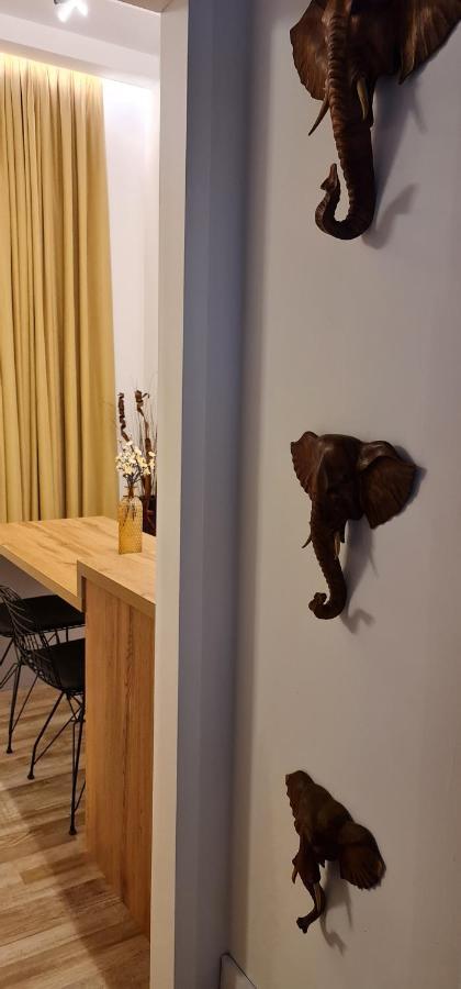 New Modern Apartment In The Center Of Тирана Екстер'єр фото