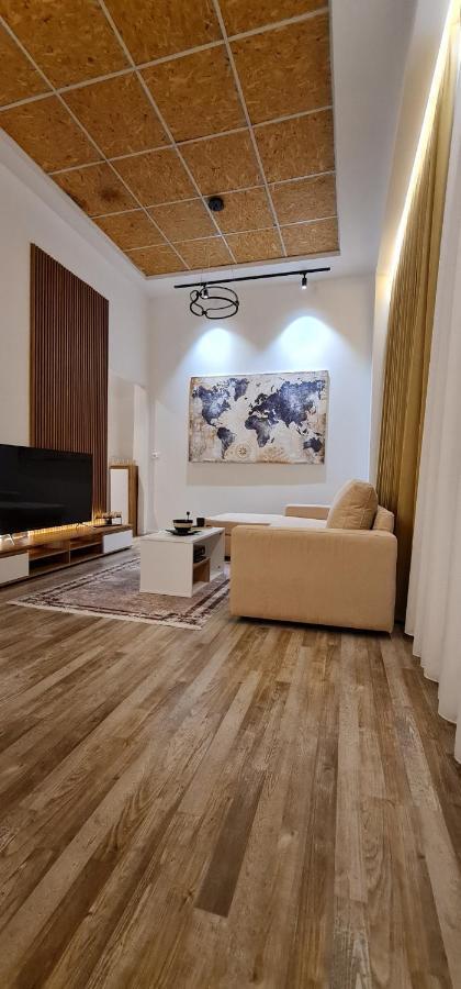 New Modern Apartment In The Center Of Тирана Екстер'єр фото