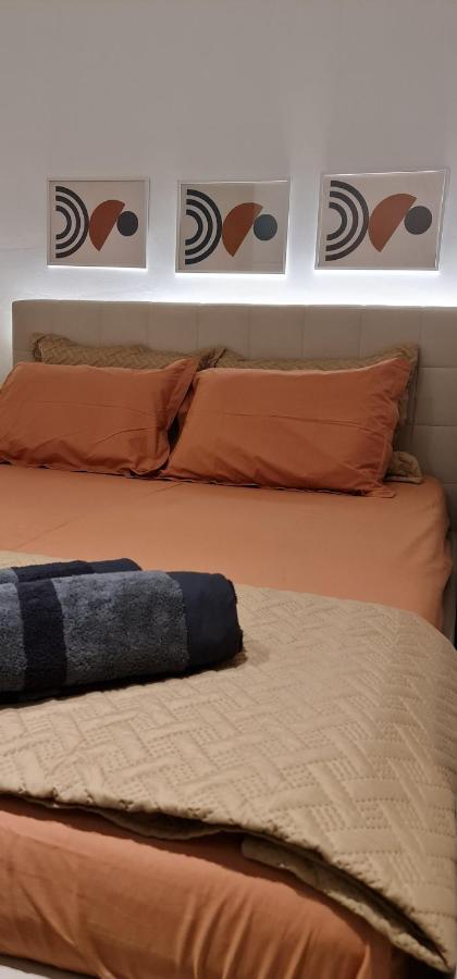 New Modern Apartment In The Center Of Тирана Екстер'єр фото