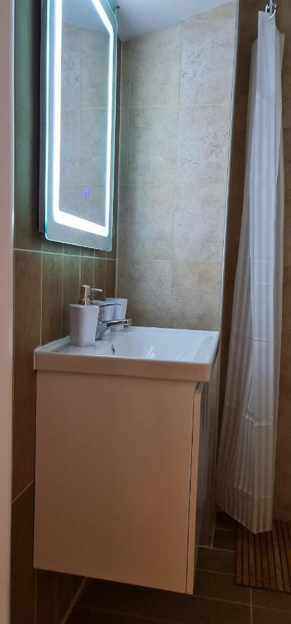 New Modern Apartment In The Center Of Тирана Екстер'єр фото