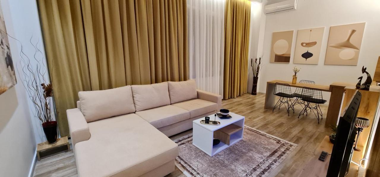 New Modern Apartment In The Center Of Тирана Екстер'єр фото