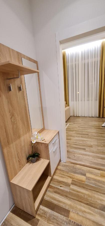 New Modern Apartment In The Center Of Тирана Екстер'єр фото
